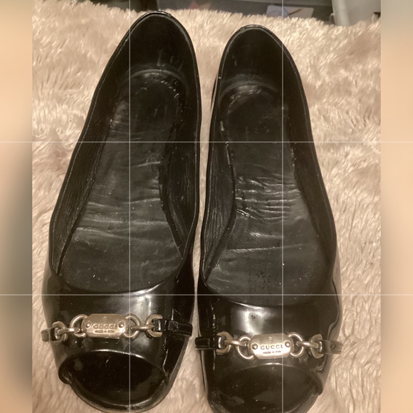 GUCCI FLATES NNAME PLATE IN FRONT PATENT LEATHER FLATS SZ  38 1/2AUTHENTIC - Picture 1 of 12